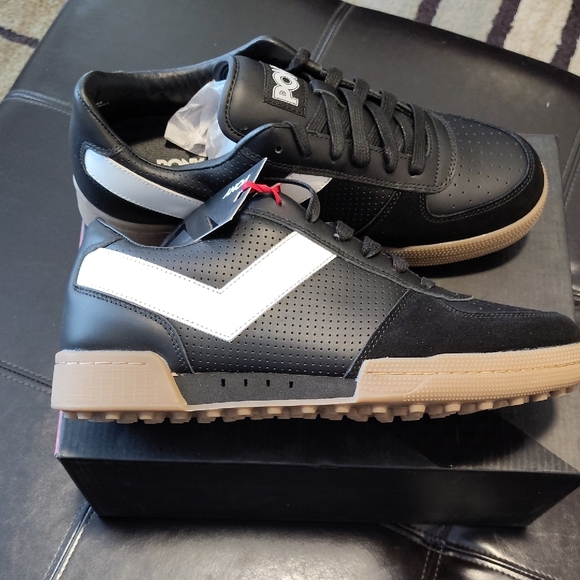 Black and White Men\'s Sneakers